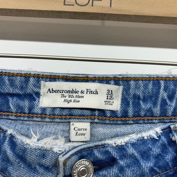 Abercrombie Curve Love The 80s Mom High Rise Jeans 31 / 12 Distressed High Rise - Picture 5 of 5